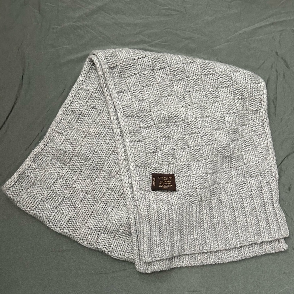 Louis Vuitton Knit Cashmere Scarf - Picture 2 of 5